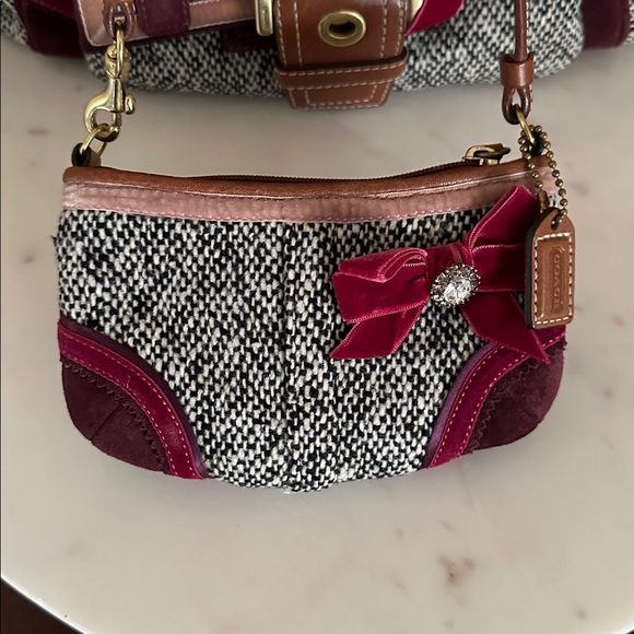 Coach Limited Edition Vintage Soho Tweed satchel and wristlet - Picture 14 of 17